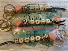 Load image into Gallery viewer, Mama/leopard keychain....
